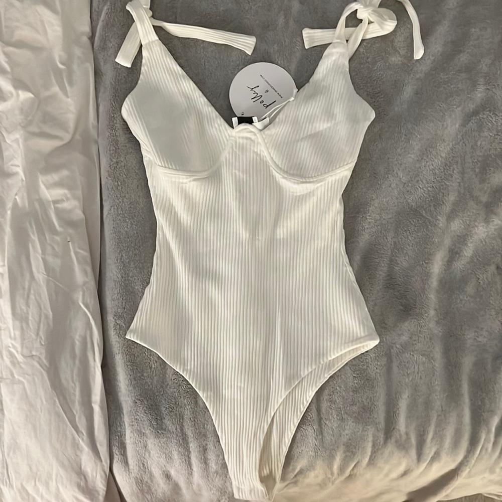 Princess Polly White Bodysuit (US 2)